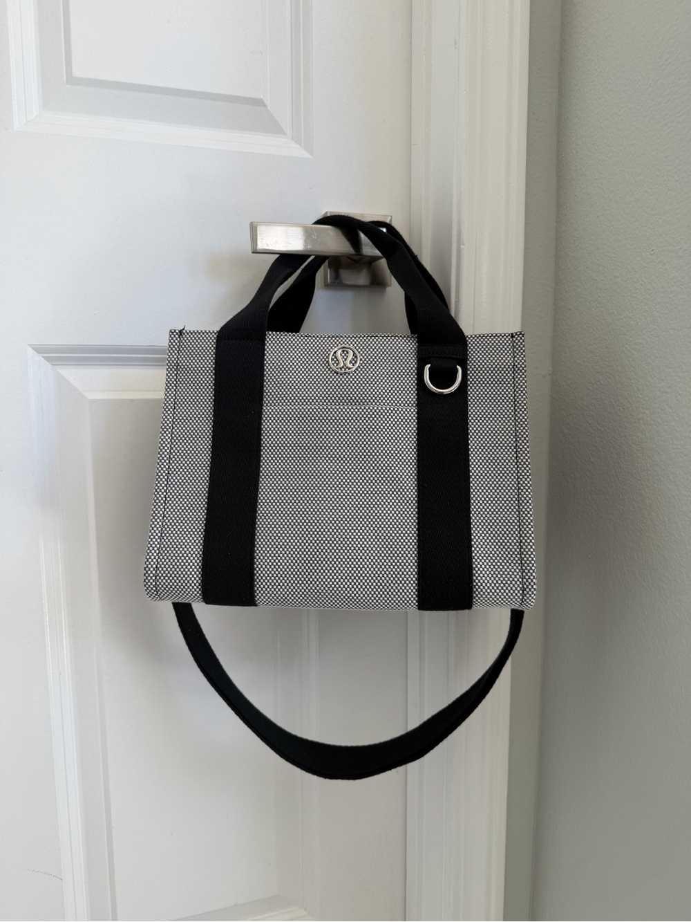 Lululemon Two-Tone Canvas Mini Tote Bag 4.5L - Picture 3 of 6